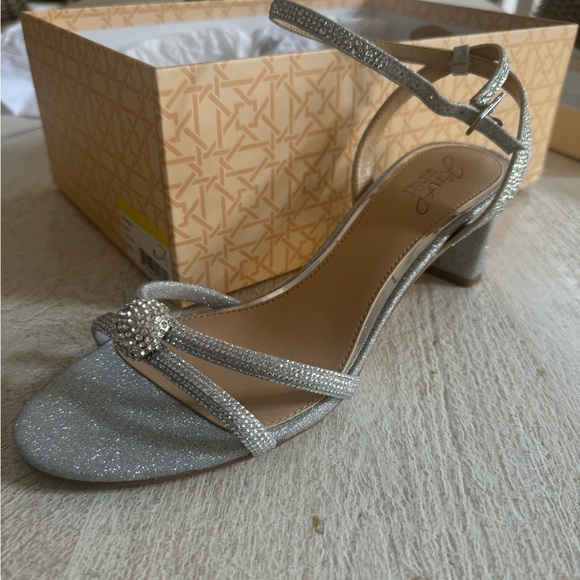 Jewel Badgle Mischka Gavi Block Heels - Picture 6 of 7